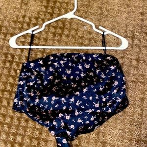 Tube top never worn doesn’t fit me since I bought it